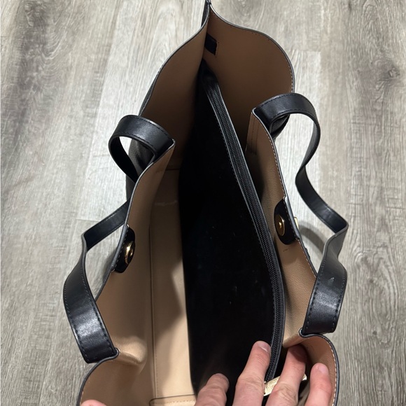 Michael Kors Women’s Handbag Purse Emilia Large East West Center Zip Tote Bag - Picture 4 of 9